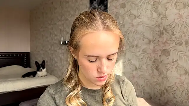 Snapshot of ElisabetLorney chatting on September 19, 8:05 am ElisabetLorney online show from September 19, 8:05 am