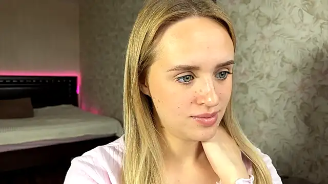 Snapshot of ElisabetLorney chatting on October 13, 8:36 am ElisabetLorney online show from October 13, 8:36 am