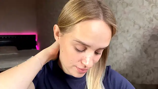 Snapshot of ElisabetLorney chatting on October 21, 7:53 am ElisabetLorney online show from October 21, 7:53 am