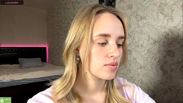 Snapshot of ElisabetLorney chatting on November 10, 8:13 am ElisabetLorney online show from November 10, 8:13 am