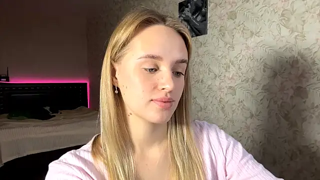 Snapshot of ElisabetLorney chatting on November 17, 8:09 am ElisabetLorney online show from November 17, 8:09 am