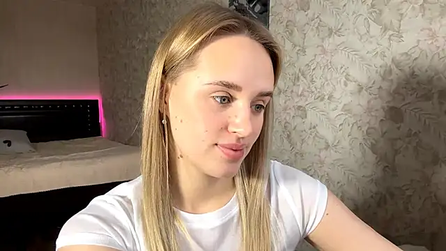 Snapshot of ElisabetLorney chatting on November 25, 8:03 am ElisabetLorney online show from November 25, 8:03 am