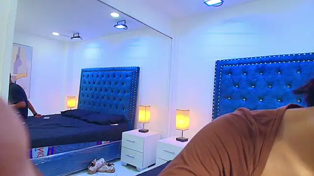 Snapshot of Damian_and_roxanne chatting on September 12, 12:27 pm Damian and roxanne online show from September 12, 12:27 pm