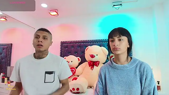 Snapshot of Damian_and_roxanne chatting on October 25, 12:34 pm Damian and roxanne online show from October 25, 12:34 pm