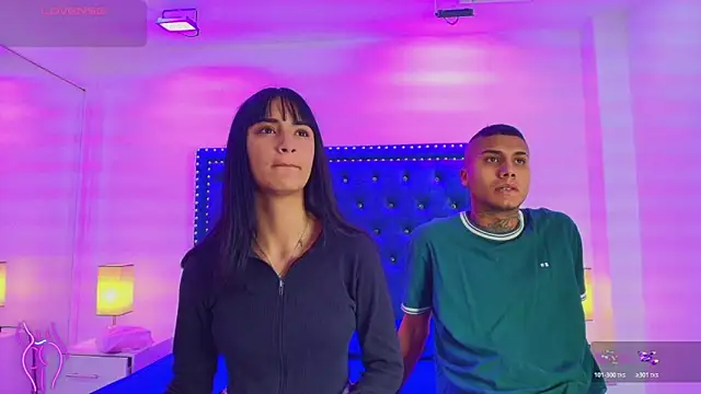 Snapshot of Damian_and_roxanne chatting on November 9, 12:25 pm Damian and roxanne online show from November 9, 12:25 pm