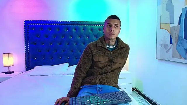 Snapshot of Damian_and_roxanne chatting on December 2, 12:32 pm Damian and roxanne online show from December 2, 12:32 pm