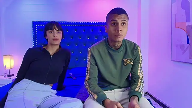 Snapshot of Damian_and_roxanne chatting on December 4, 12:47 pm Damian and roxanne online show from December 4, 12:47 pm