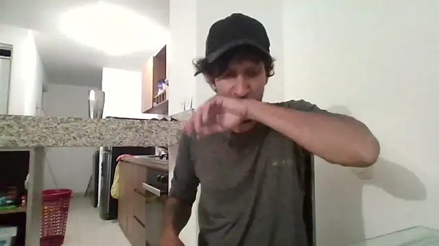 Alejandro92 cali online show from April 6, 1:36 am