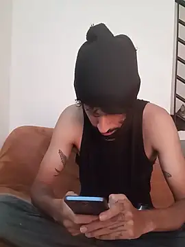 Snapshot of Alejandro92_cali chatting on May 29, 3:54 pm Alejandro92 cali online show from May 29, 3:54 pm
