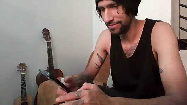 Snapshot of Alejandro92_cali chatting on June 18, 4:00 pm Alejandro92 cali online show from June 18, 4:00 pm