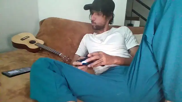 Snapshot of Alejandro92_cali chatting on June 25, 10:47 pm Alejandro92 cali online show from June 25, 10:47 pm