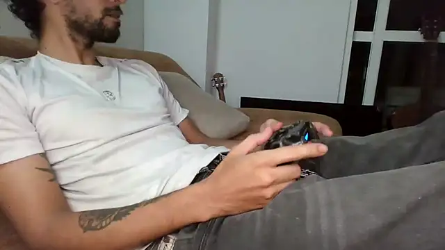 Snapshot of Alejandro92_cali chatting on July 5, 4:19 am Alejandro92 cali online show from July 5, 4:19 am