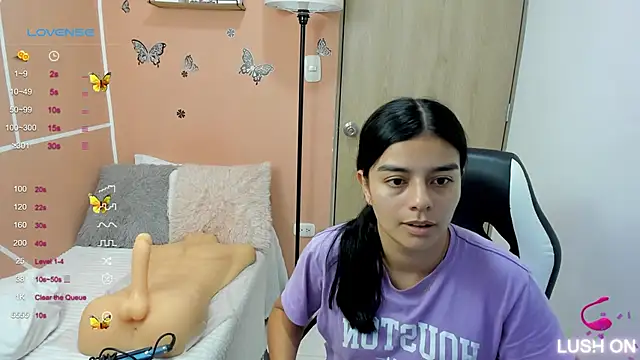 valerihouse online show from December 31, 9:06 pm