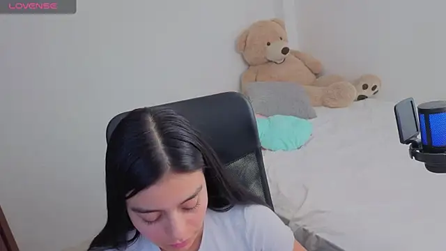 valerihouse online show from April 23, 2:02 am