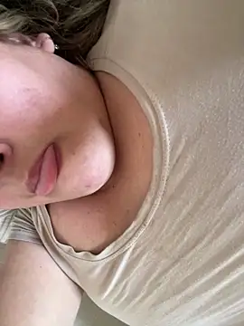 Snapshot of bruna438 chatting on September 26, 6:56 pm bruna438 online show from September 26, 6:56 pm