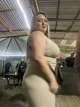 Snapshot of bruna438 chatting on September 28, 3:12 am bruna438 online show from September 28, 3:12 am