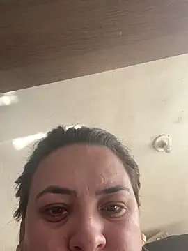 Snapshot of bruna438 chatting on November 15, 11:29 am bruna438 online show from November 15, 11:29 am