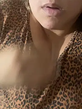 Snapshot of bruna438 chatting on November 15, 11:32 pm bruna438 online show from November 15, 11:32 pm