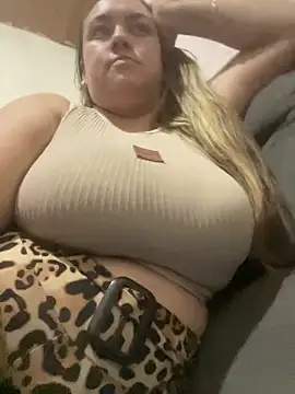 bruna438 online show from April 14, 11:27 am