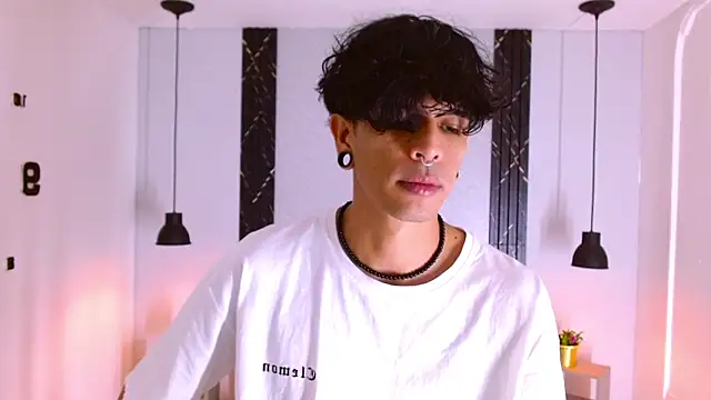 Franvill Trato online show from October 4, 8:07 pm