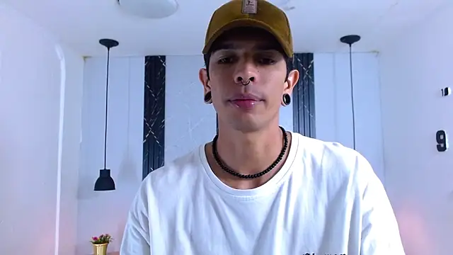 Franvill Trato online show from November 28, 6:54 pm