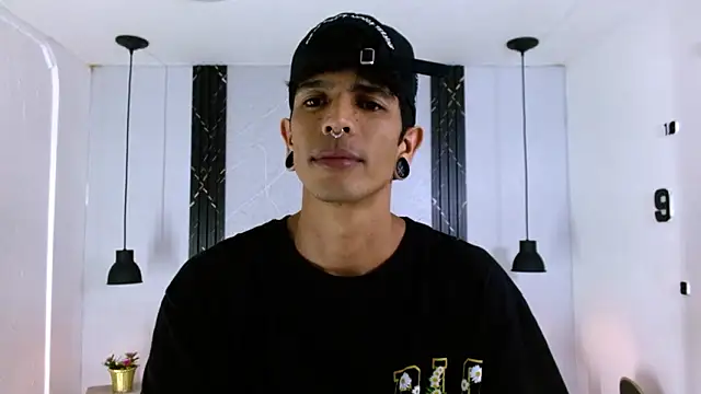 Franvill Trato online show from February 25, 7:23 pm