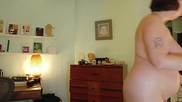 Snapshot of sicklitgirl chatting on November 19, 12:43 am sicklitgirl online show from November 19, 12:43 am