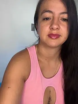 Snapshot of salo-rousee chatting on June 22, 10:23 am salo-rousee online show from June 22, 10:23 am