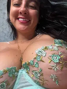 Snapshot of salo-rousee chatting on June 23, 10:13 am salo-rousee online show from June 23, 10:13 am