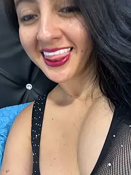 Snapshot of salo-rousee chatting on July 12, 10:23 pm salo-rousee online show from July 12, 10:23 pm