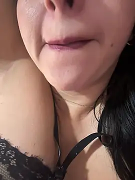 Snapshot of salo-rousee chatting on July 31, 10:14 am salo-rousee online show from July 31, 10:14 am