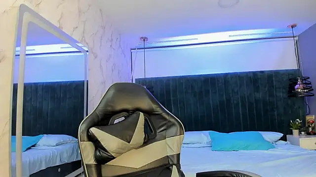 Snapshot of MAGIC_ISA chatting on October 27, 11:47 am MAGIC ISA online show from October 27, 11:47 am