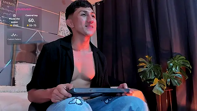 oliver mr  online show from December 1, 8:14 pm