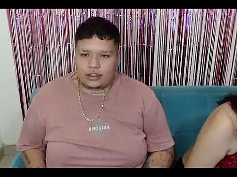 Snapshot of Yulian_bigclit7 chatting on December 1, 12:59 am Yulian bigclit7 online show from December 1, 12:59 am