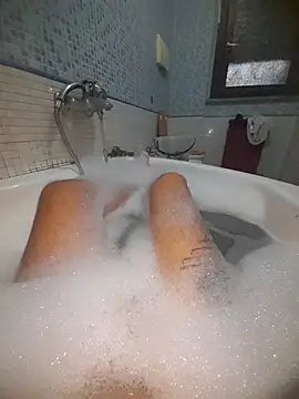 Snapshot of gigilola84 chatting on October 9, 4:38 pm gigilola84 online show from October 9, 4:38 pm