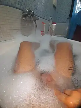 Snapshot of gigilola84 chatting on October 25, 2:56 pm gigilola84 online show from October 25, 2:56 pm