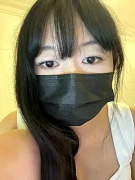 Snapshot of Minnie-2025 chatting on October 8, 5:43 pm Minnie-2025 online show from October 8, 5:43 pm