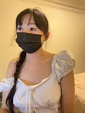 Snapshot of Minnie-2025 chatting on May 20, 4:13 pm Minnie-2025 online show from May 20, 4:13 pm