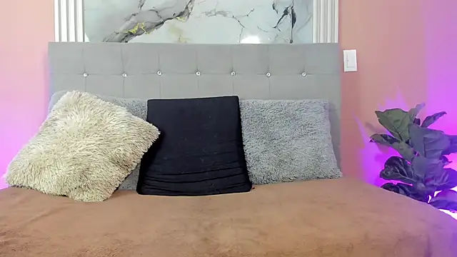  online show from April 22, 12:07 pm