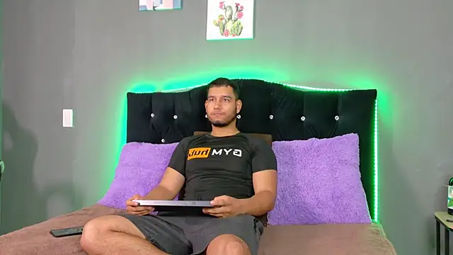 Snapshot of chatting on May 30, 12:35 pm online show from May 30, 12:35 pm