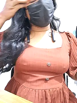 Snapshot of BeautyGirl_sara chatting on October 15, 5:46 pm BeautyGirl sara online show from October 15, 5:46 pm