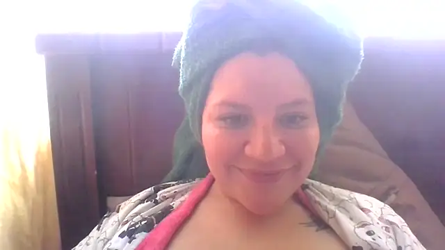 Isisflame online show from November 12, 4:40 pm