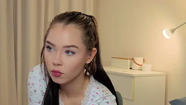 slyshypie online show from October 11, 1:31 pm