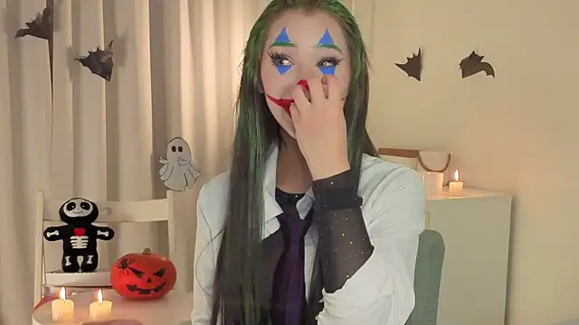 slyshypie online show from October 31, 1:23 pm