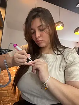 Snapshot of sarahreyess_11 chatting on March 11, 10:32 am sarahreyess 11 online show from March 11, 10:32 am