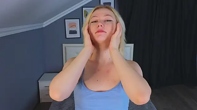 Violet Willis online show from September 17, 3:14 pm