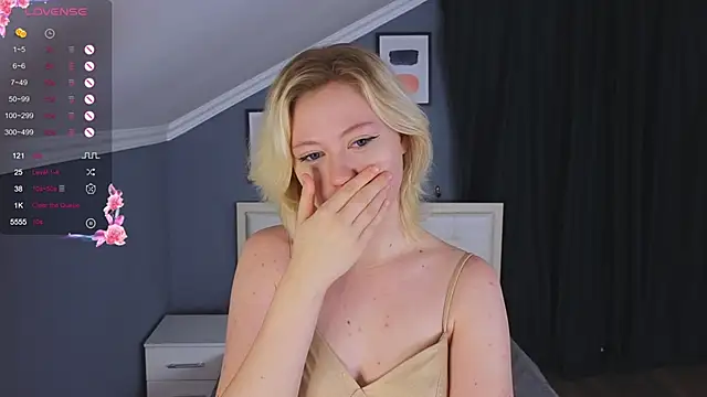 Violet Willis online show from October 1, 3:07 pm