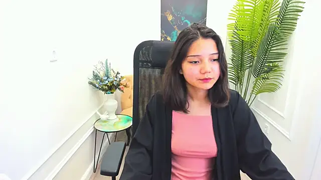 Snapshot of ElliVensda chatting on October 4, 1:53 pm ElliVensda online show from October 4, 1:53 pm