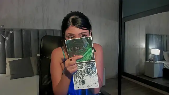 Snapshot of KymRoses chatting on October 16, 7:37 pm KymRoses online show from October 16, 7:37 pm