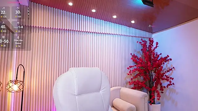 Snapshot of GiaNovak chatting on October 27, 11:47 am GiaNovak online show from October 27, 11:47 am